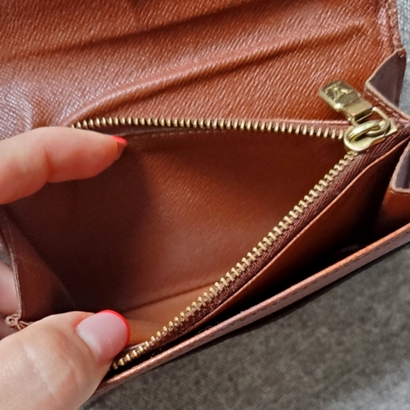 Authentic Vintage Louis Vuitton Brown Monogram Compact Bifold Wallet - Picture 7 of 14